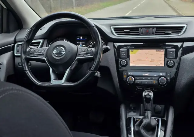 NISSAN Qashqai 1.3 DIG-T Tekna DCT