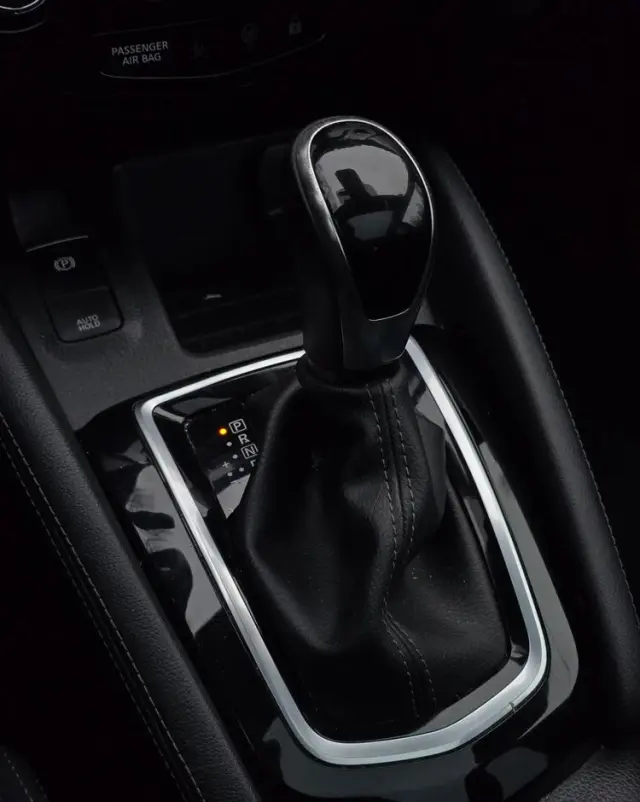 NISSAN Qashqai 1.3 DIG-T Tekna DCT