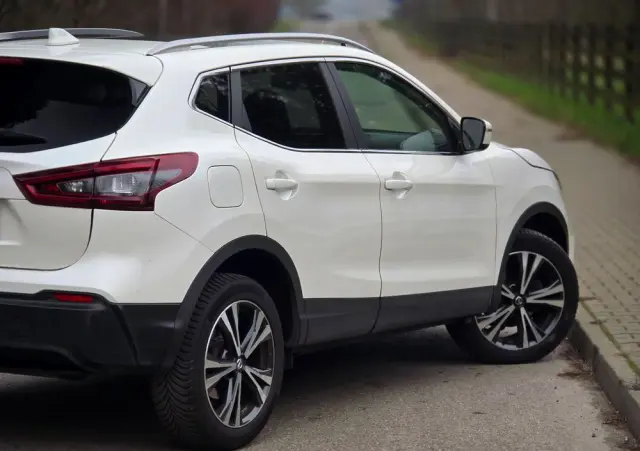 NISSAN Qashqai 1.3 DIG-T Tekna DCT