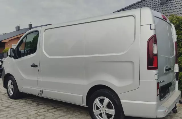 OPEL Vivaro 