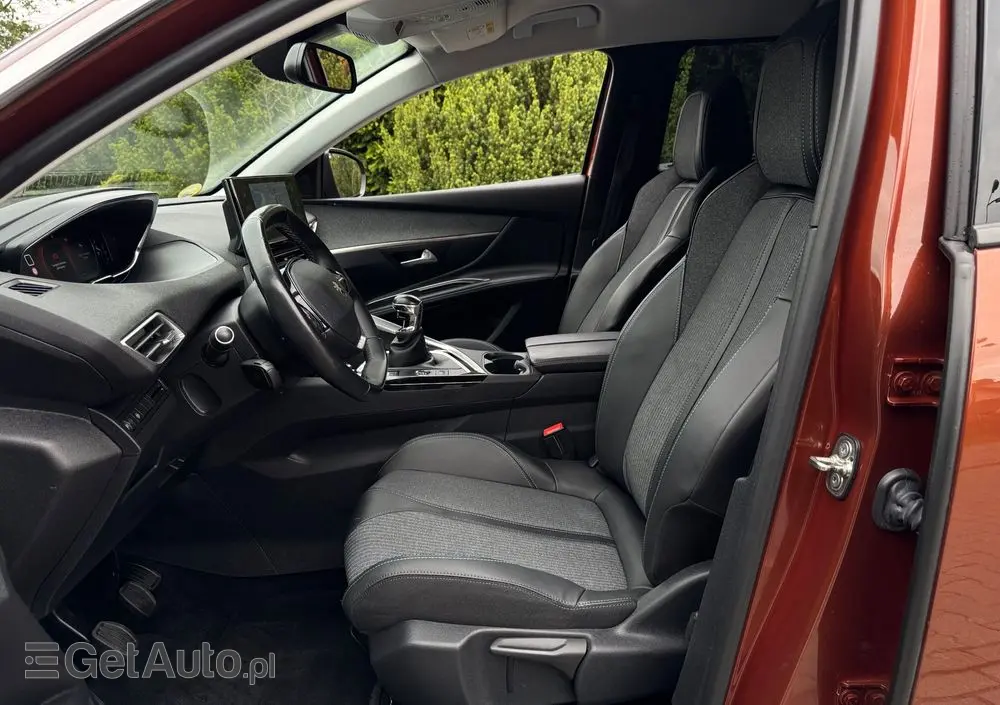 PEUGEOT 5008 BlueHDI 130 Crossway