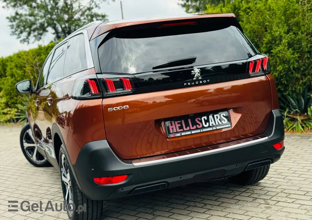 PEUGEOT 5008 BlueHDI 130 Crossway