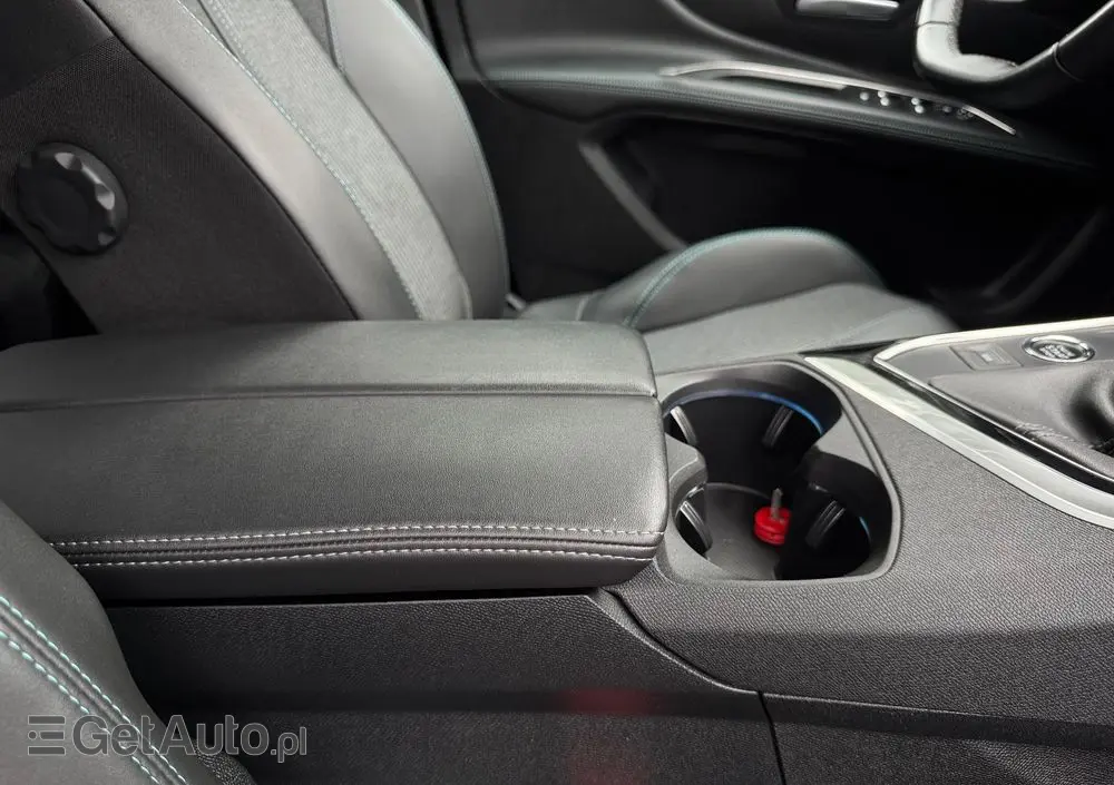 PEUGEOT 5008 BlueHDI 130 Crossway