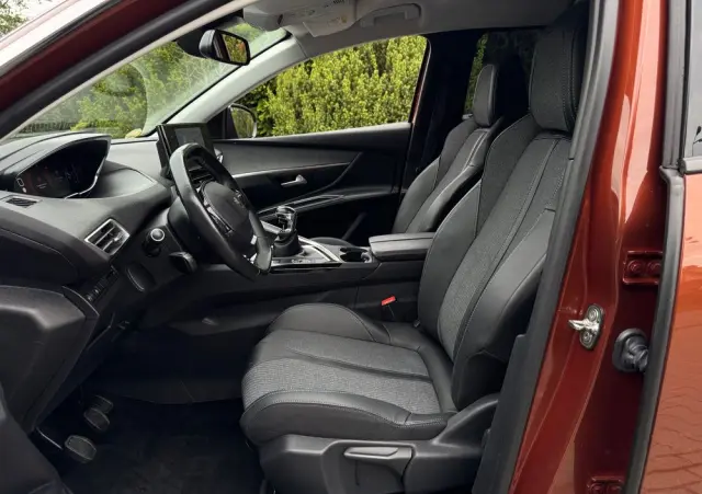 PEUGEOT 5008 BlueHDI 130 Crossway