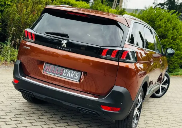 PEUGEOT 5008 BlueHDI 130 Crossway