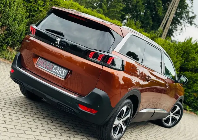 PEUGEOT 5008 BlueHDI 130 Crossway