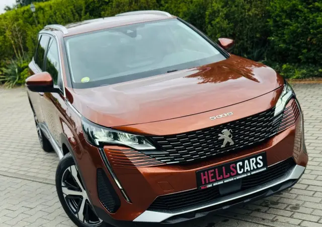 PEUGEOT 5008 BlueHDI 130 Crossway