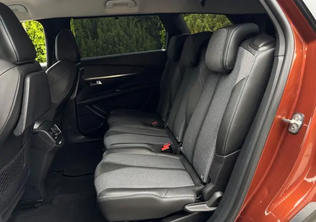 PEUGEOT 5008 BlueHDI 130 Crossway