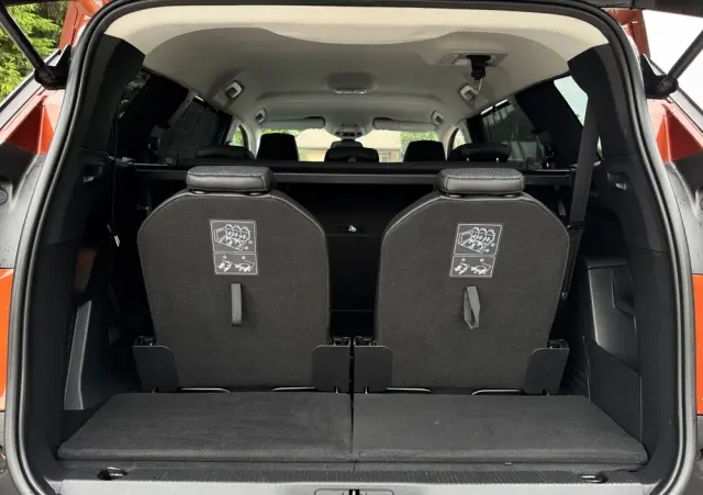 PEUGEOT 5008 BlueHDI 130 Crossway