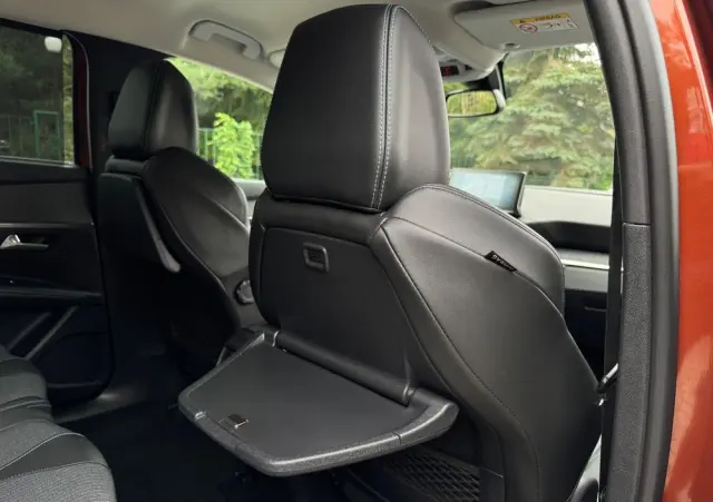 PEUGEOT 5008 BlueHDI 130 Crossway