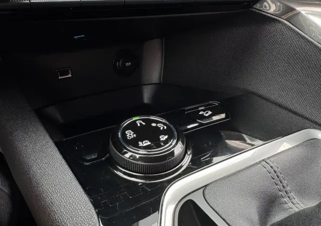 PEUGEOT 5008 BlueHDI 130 Crossway