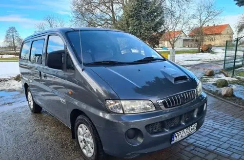 HYUNDAI H1 