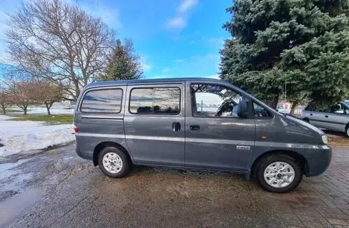 HYUNDAI H1 