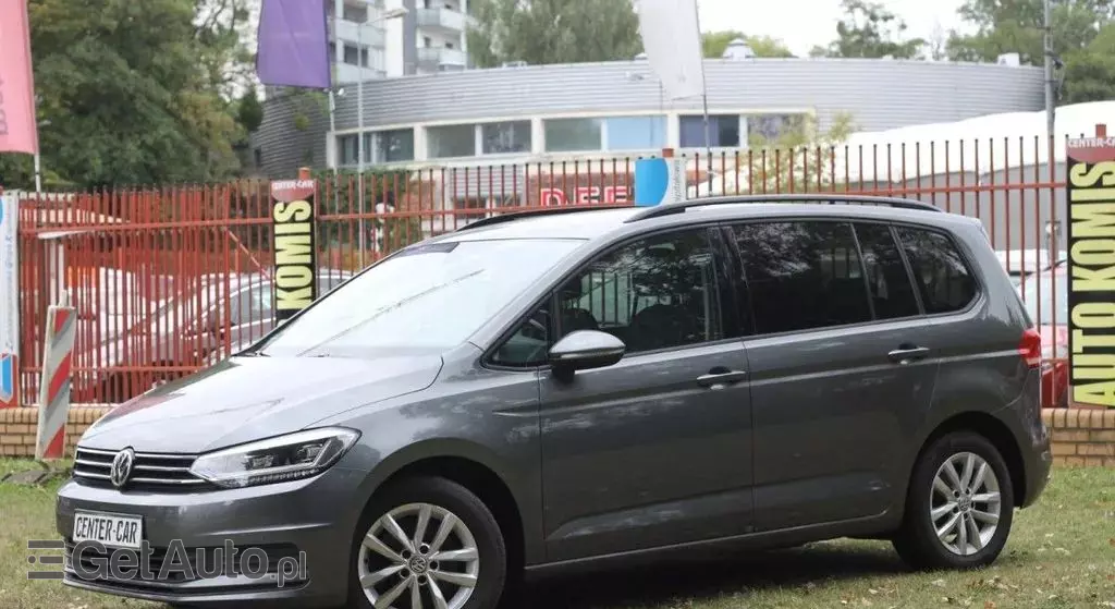 VOLKSWAGEN Touran 