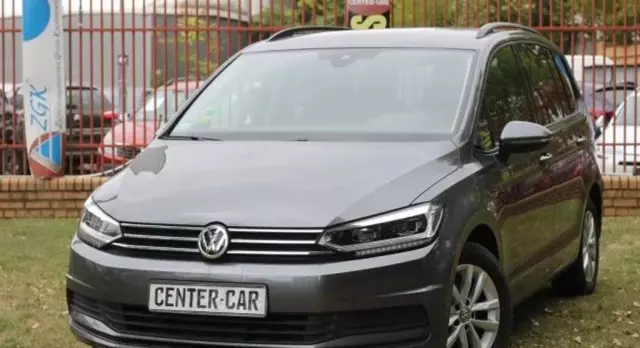 VOLKSWAGEN Touran 