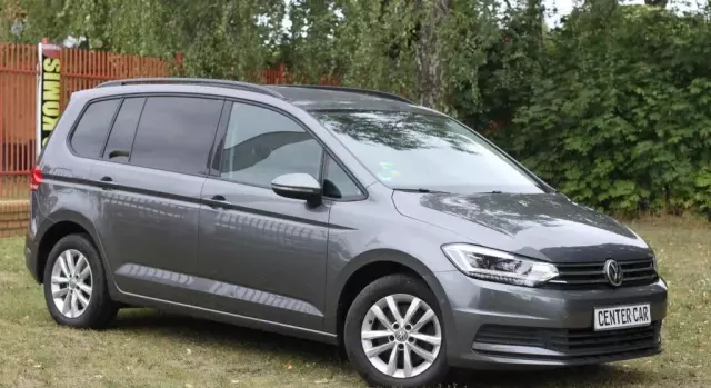 VOLKSWAGEN Touran 