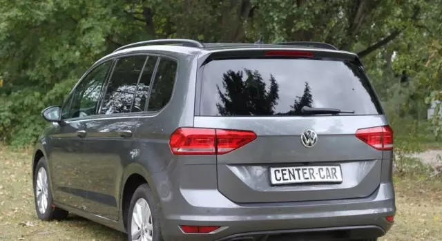 VOLKSWAGEN Touran 