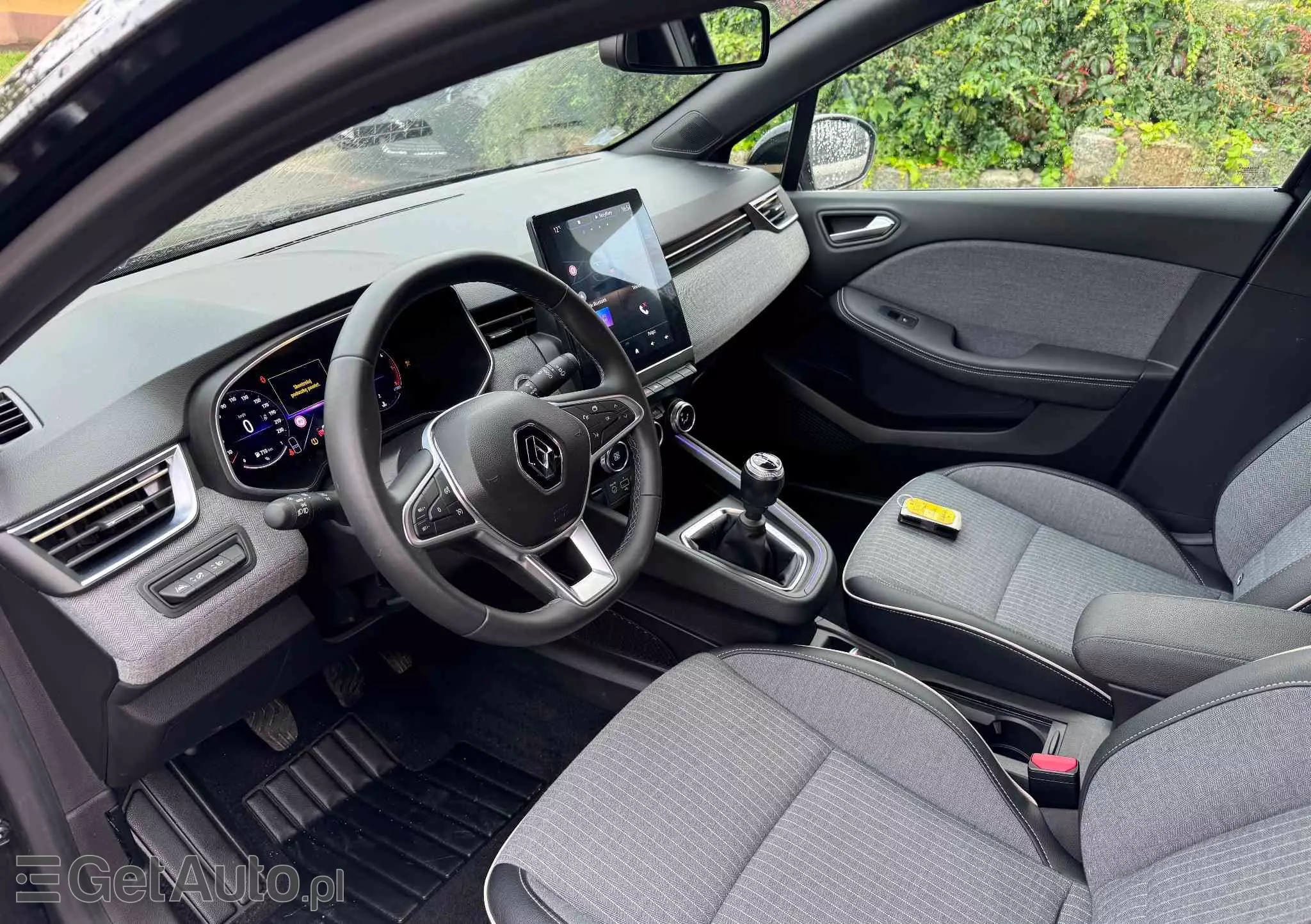 RENAULT Clio 1.0 TCe Intens