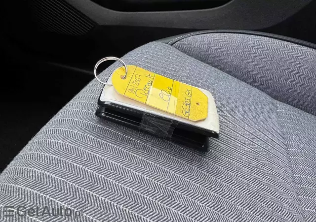 RENAULT Clio 1.0 TCe Intens