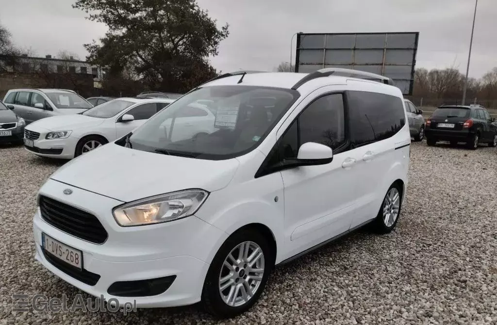 FORD Tourneo Courier 