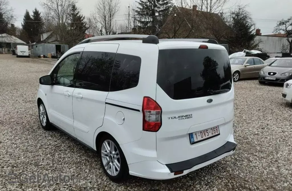 FORD Tourneo Courier 
