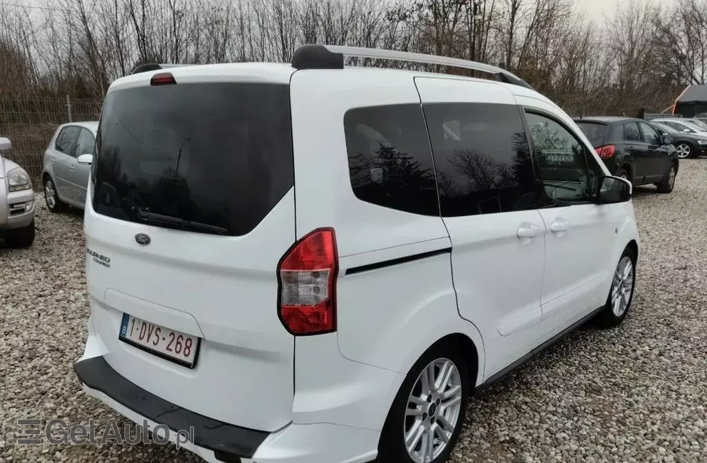 FORD Tourneo Courier 