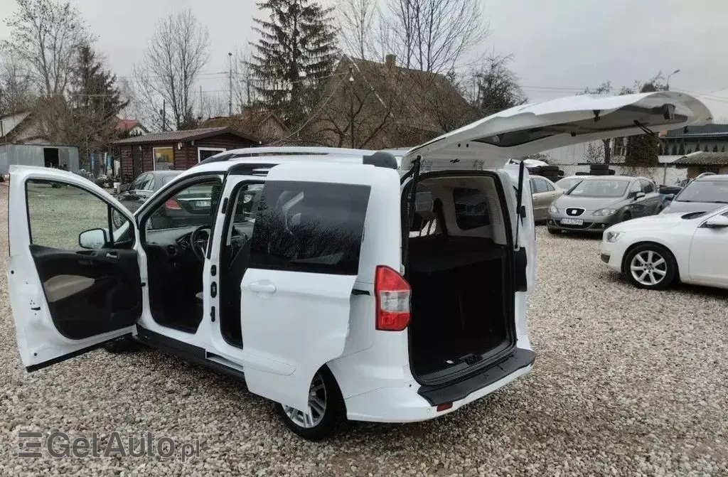 FORD Tourneo Courier 