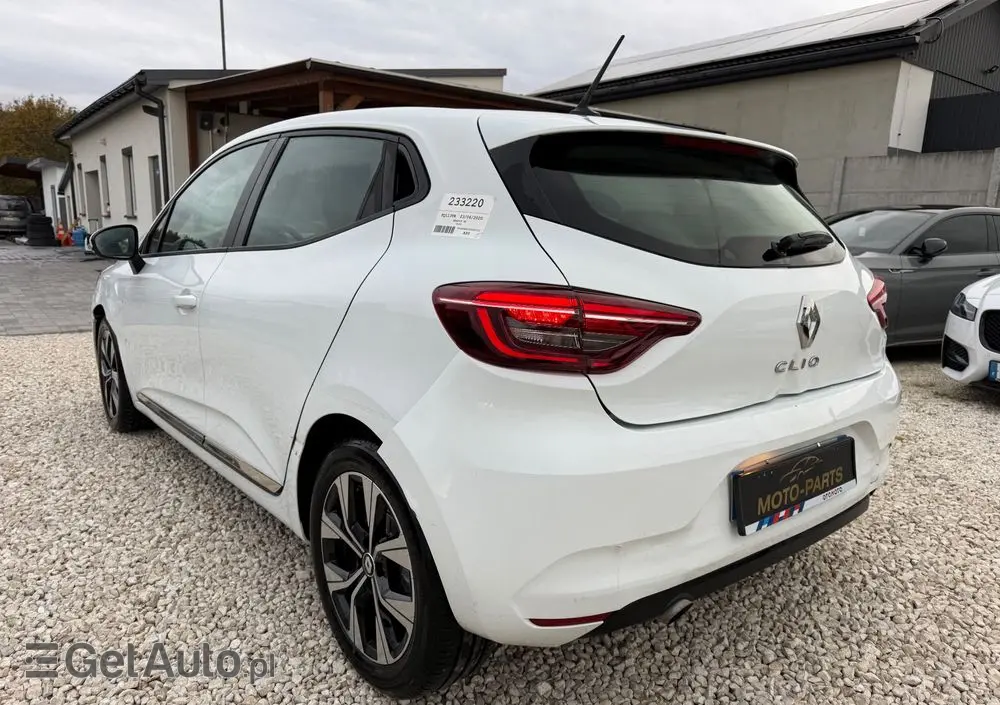 RENAULT Clio 