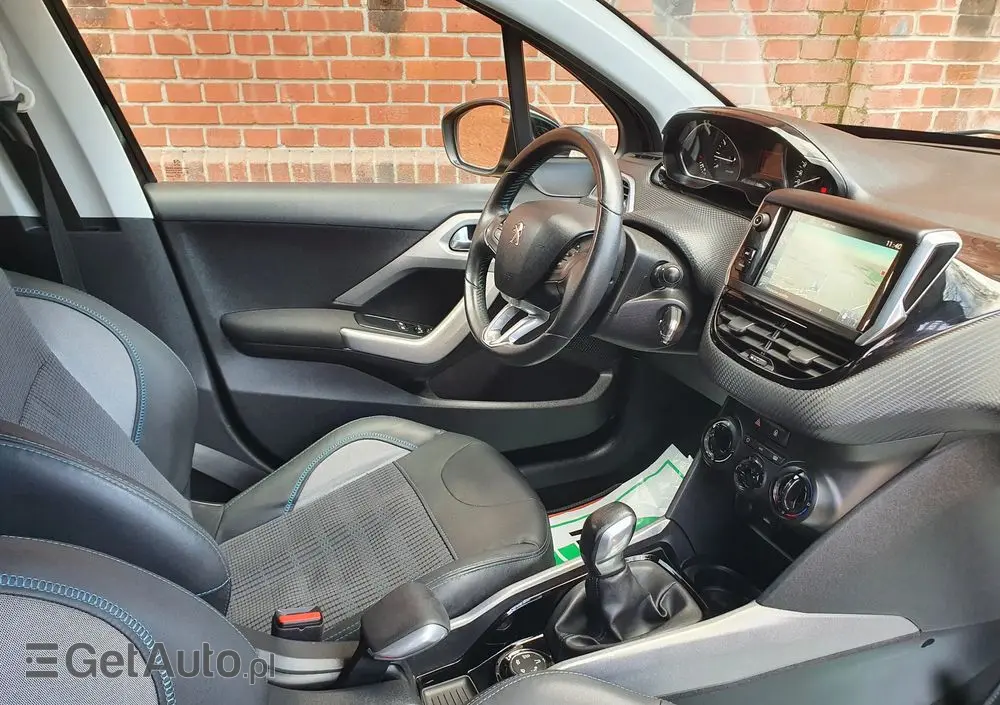 PEUGEOT 2008 PureTech 110 Stop&Start Crossway