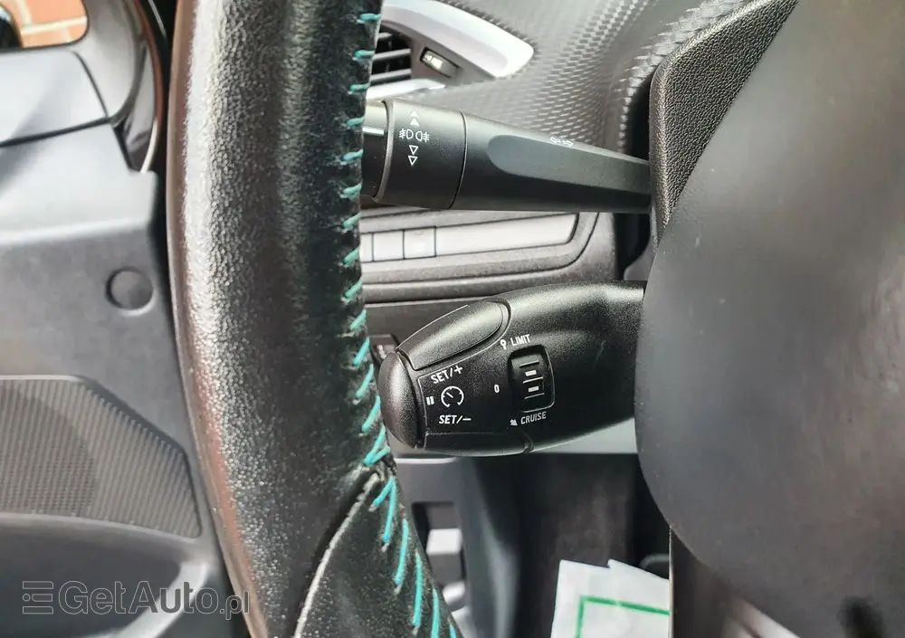 PEUGEOT 2008 PureTech 110 Stop&Start Crossway