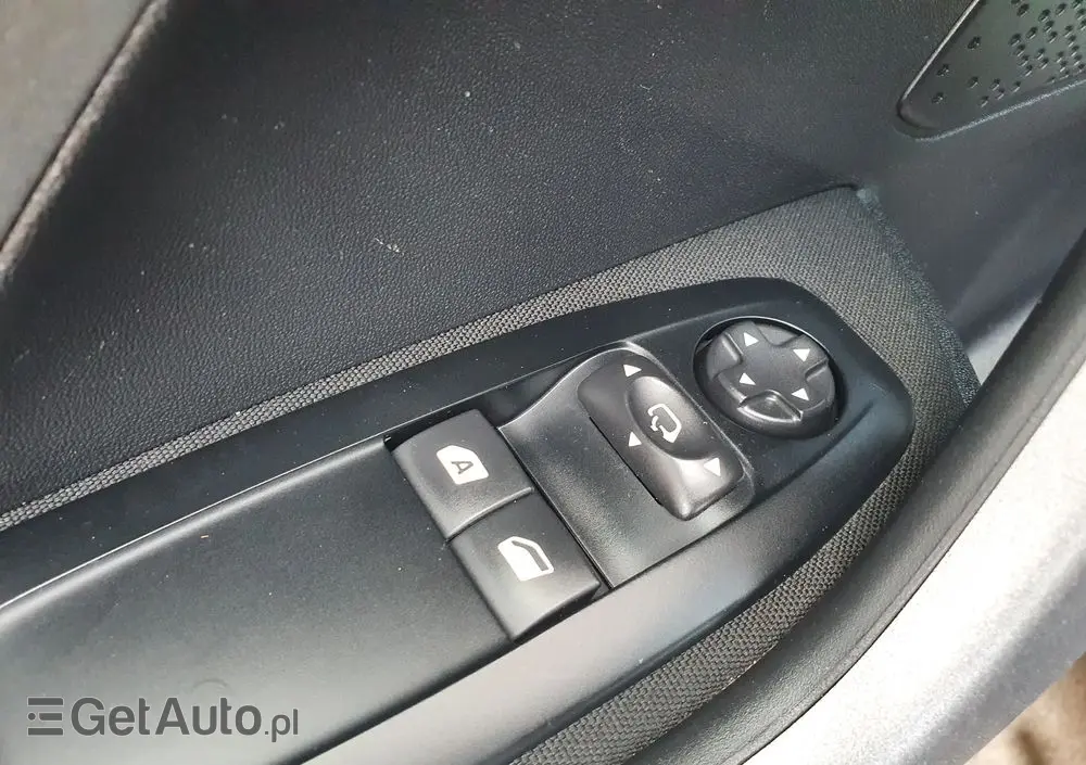 PEUGEOT 2008 PureTech 110 Stop&Start Crossway