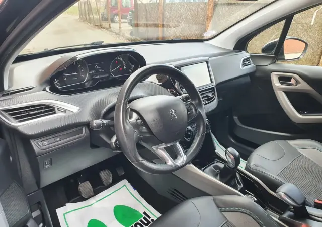 PEUGEOT 2008 PureTech 110 Stop&Start Crossway