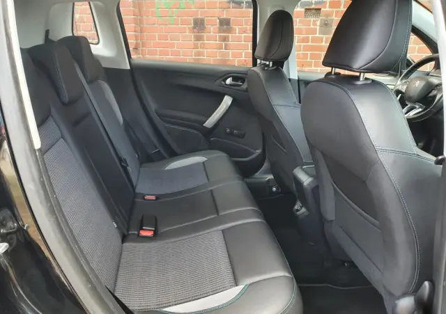 PEUGEOT 2008 PureTech 110 Stop&Start Crossway