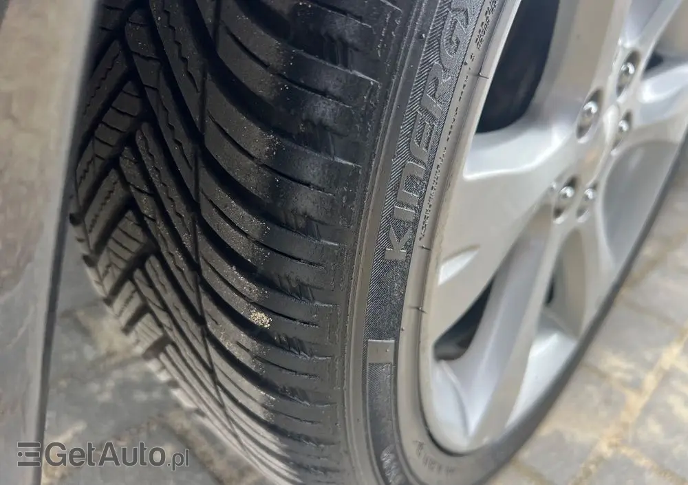 SUBARU Legacy Kombi 2.0RA HID