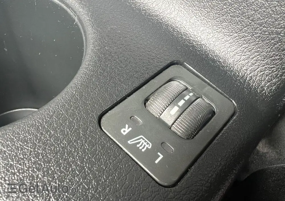 SUBARU Legacy Kombi 2.0RA HID