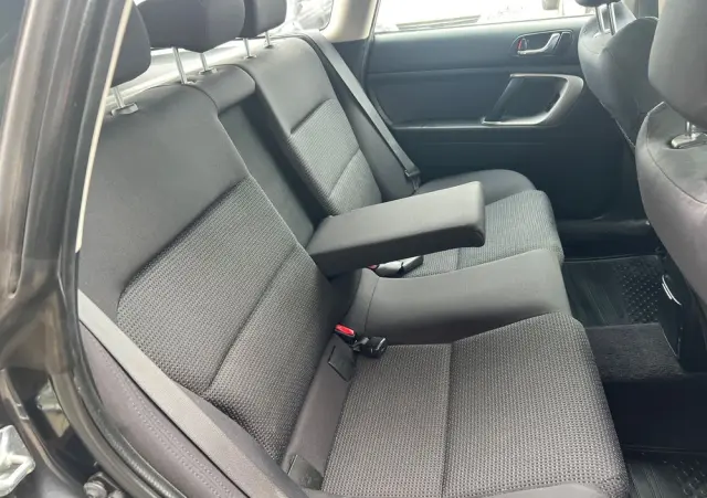 SUBARU Legacy Kombi 2.0RA HID