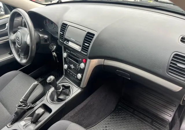 SUBARU Legacy Kombi 2.0RA HID