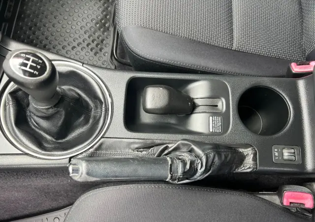 SUBARU Legacy Kombi 2.0RA HID