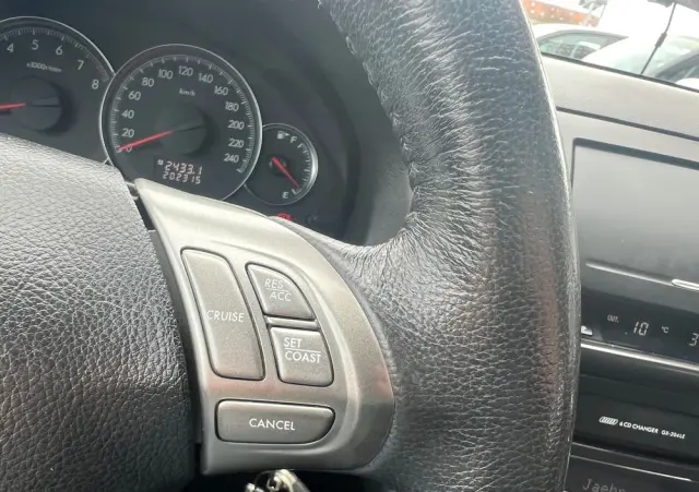 SUBARU Legacy Kombi 2.0RA HID