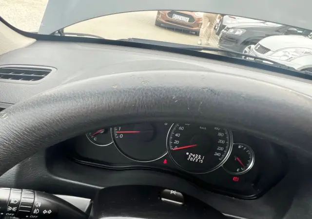 SUBARU Legacy Kombi 2.0RA HID