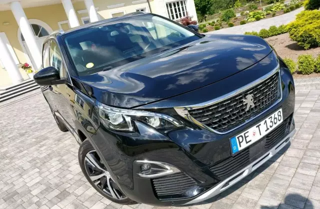 PEUGEOT 5008 