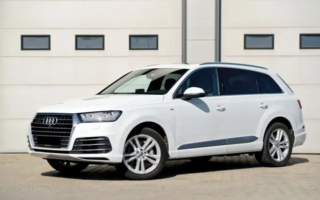 AUDI Q7 