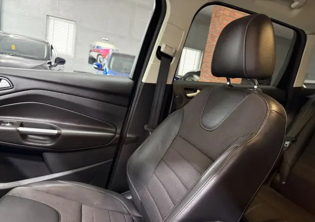 FORD Kuga 2.0 TDCi 4x4 Individual