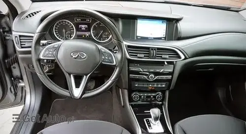 INFINITI Q30 