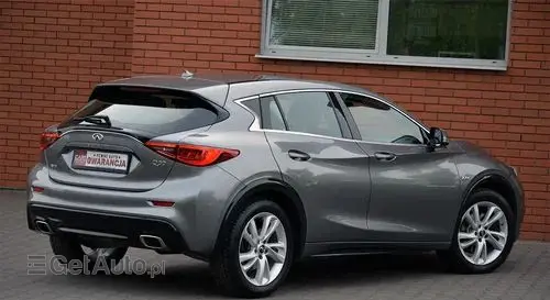 INFINITI Q30 