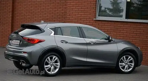 INFINITI Q30 