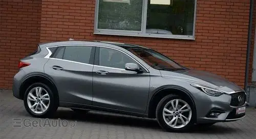 INFINITI Q30 