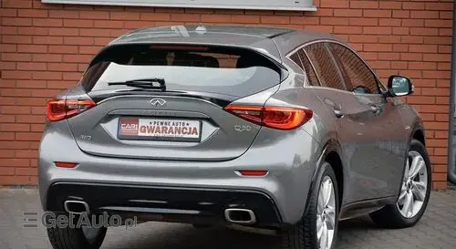 INFINITI Q30 