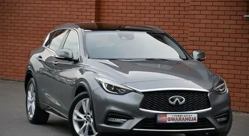 INFINITI Q30 