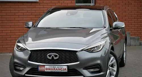 INFINITI Q30 